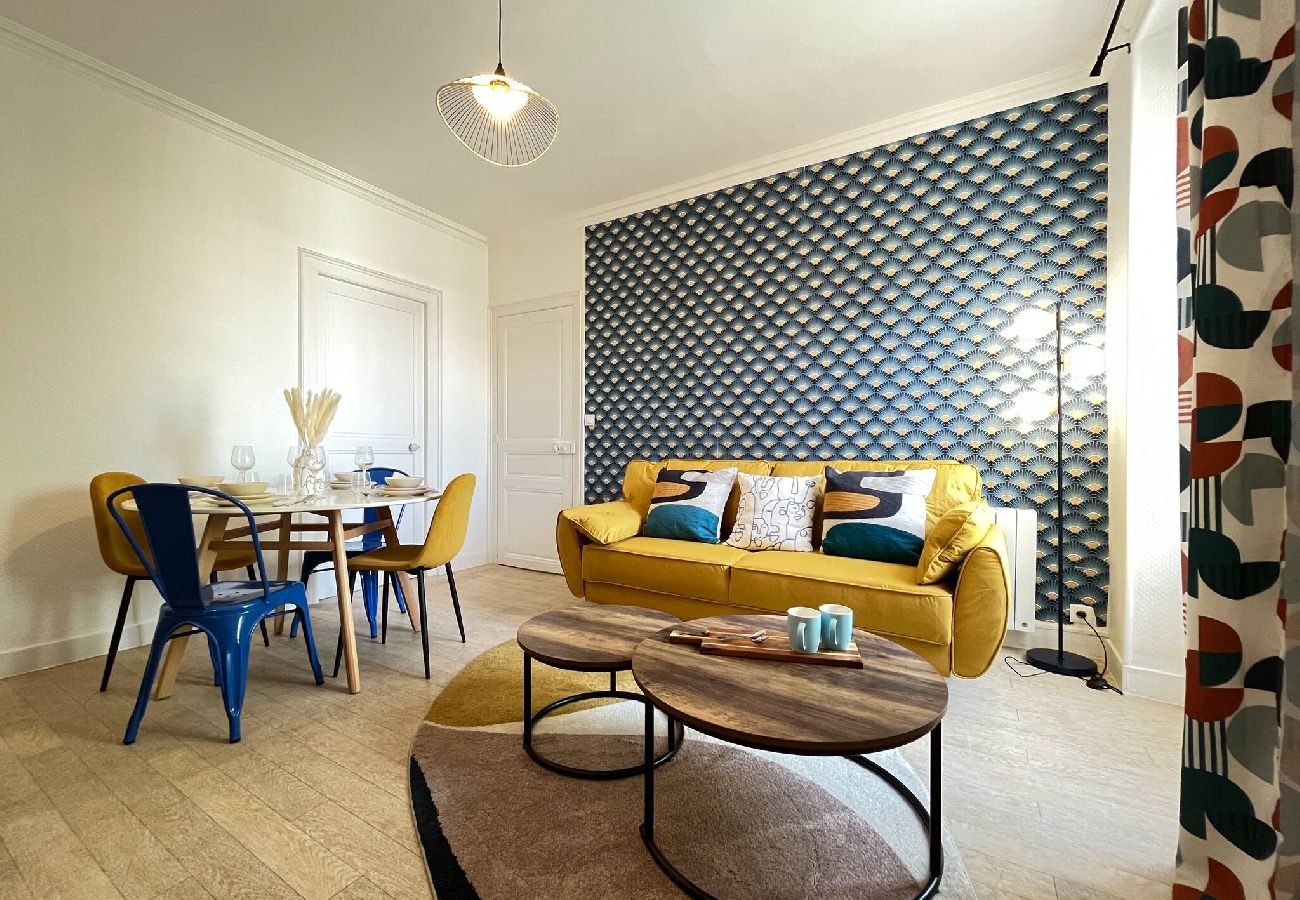 Living room, dining room 