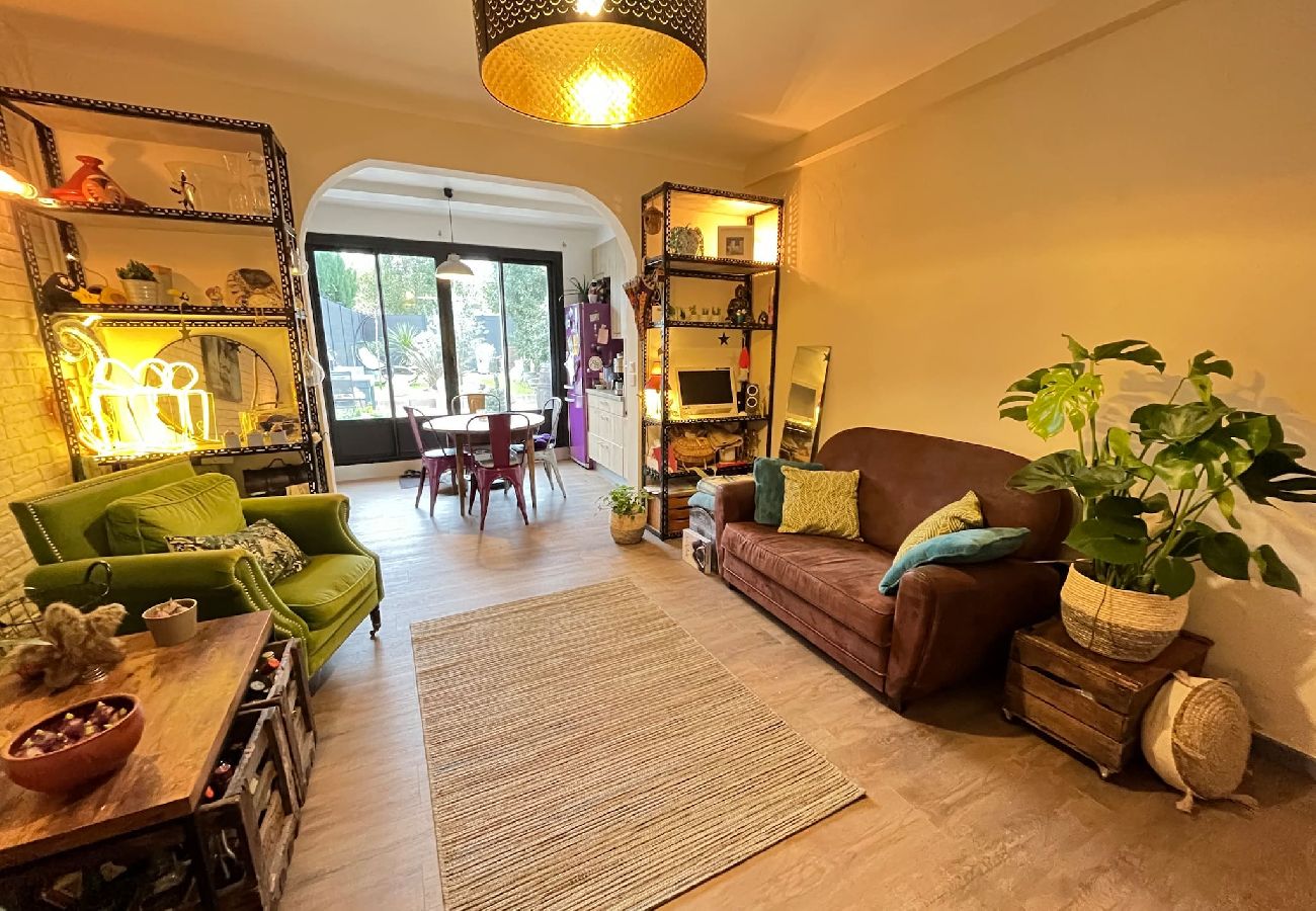 Living room, lounge/dining area and fitted kitchen