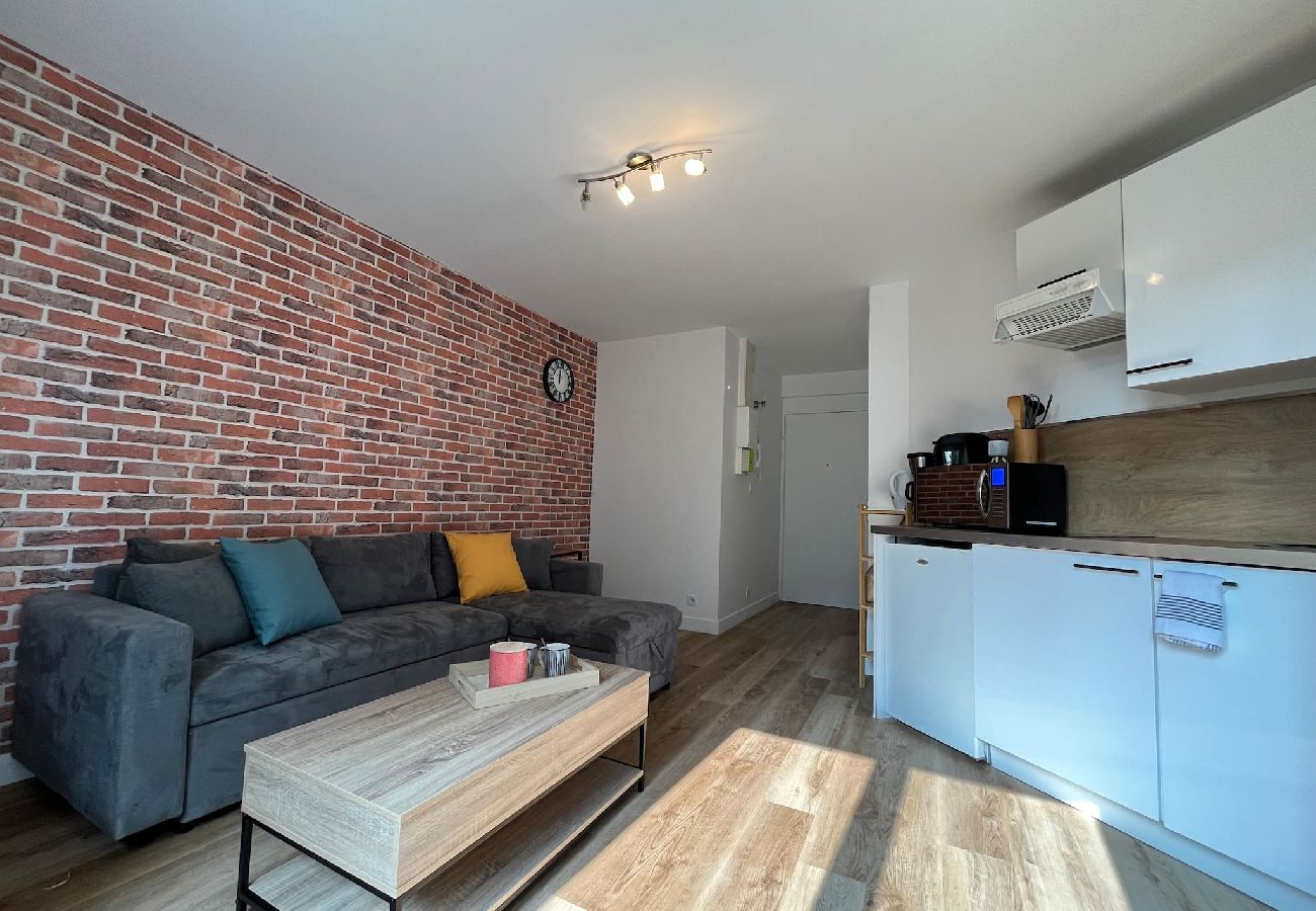Living room, lounge, kitchen 