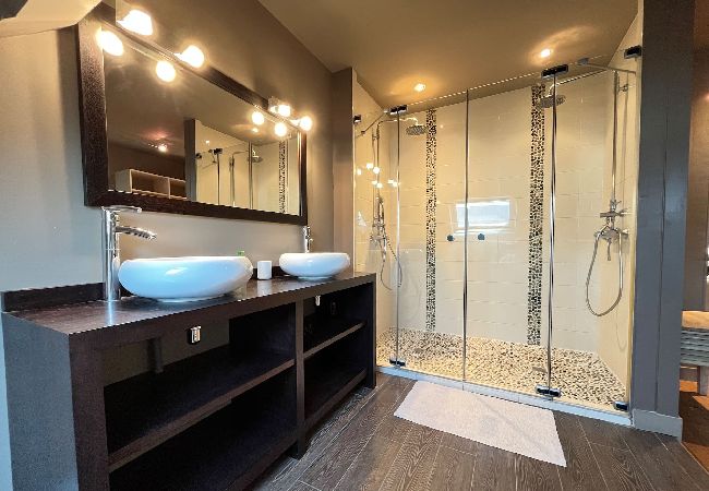 Shower room, shower, vanity unit 
