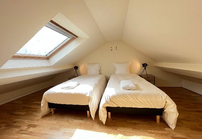 Bedroom, single bed, attic 