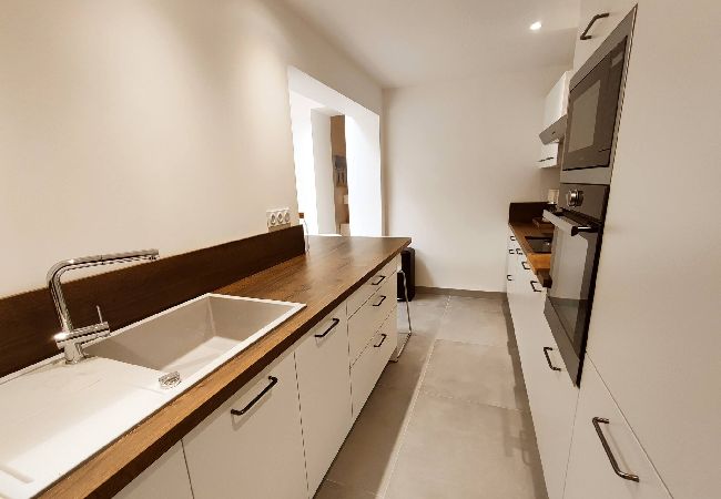 Kitchen, fitted, appliances 
