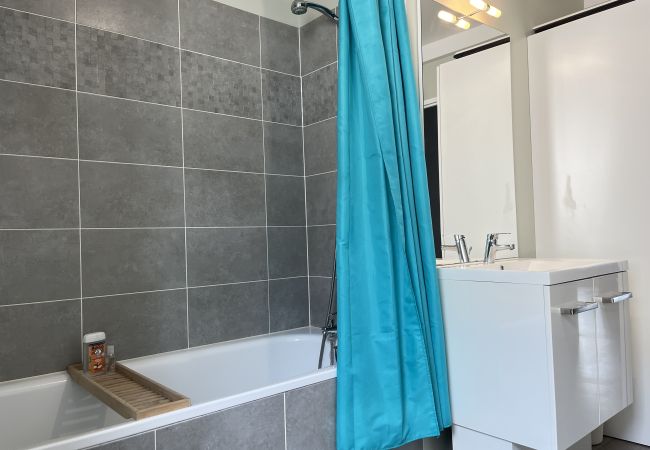 Bathroom, bath, vanity unit 