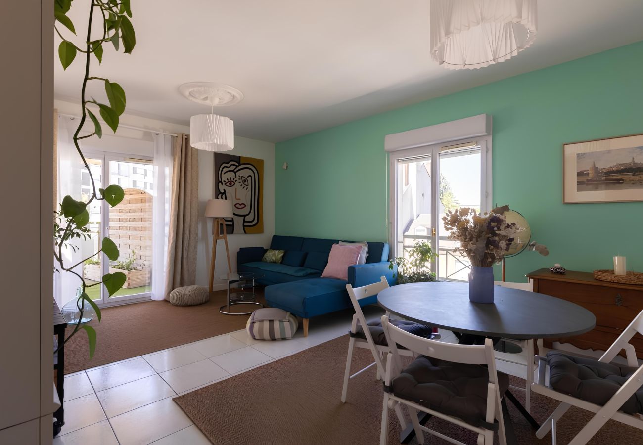 Living room, sitting room, terrace 