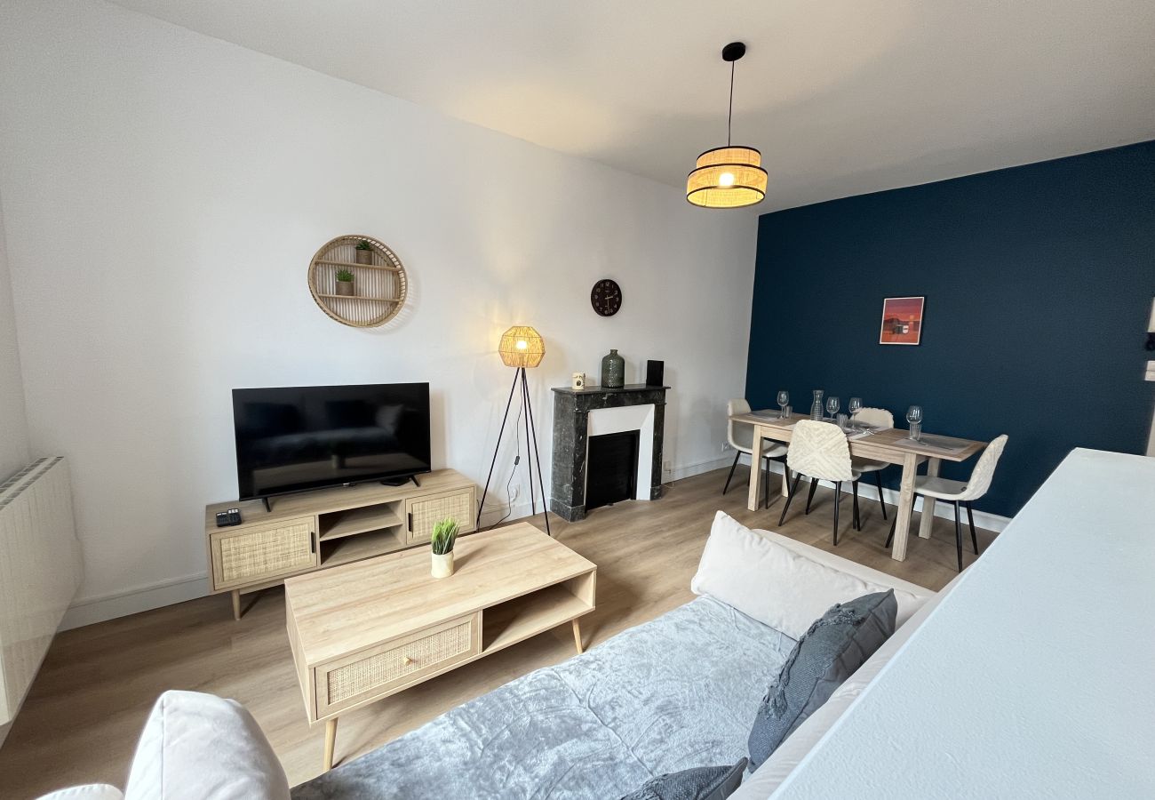Living room, dining room