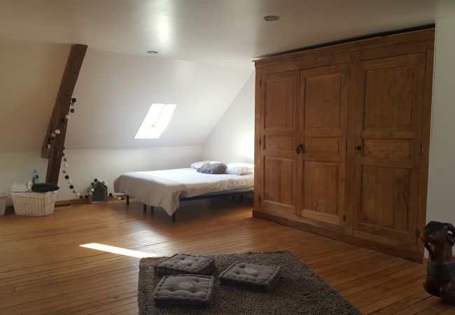 Bedroom, spacious, attic 