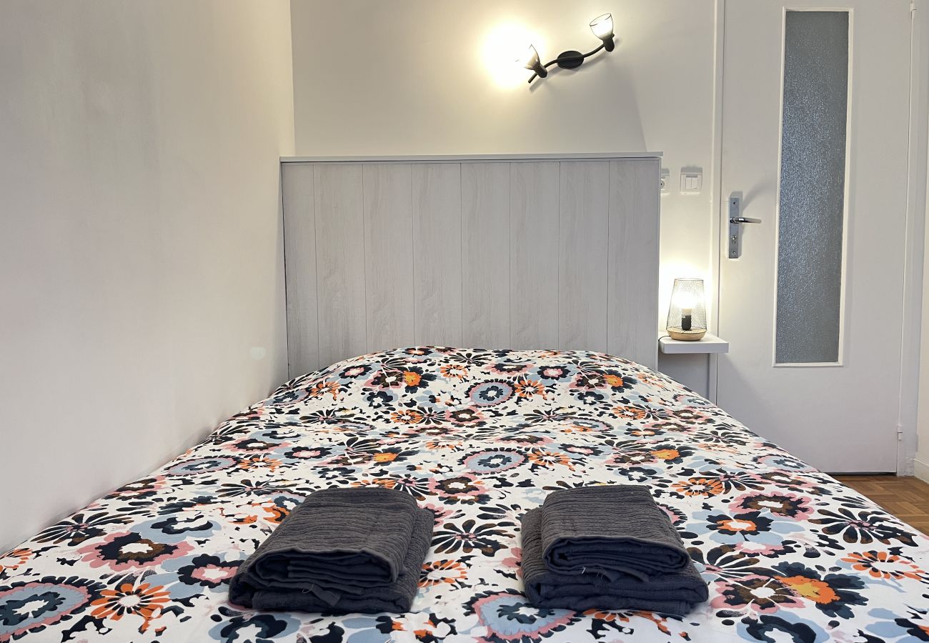Sleeping area, double bed 