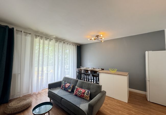 Apartment in Le Mans - De Gaulle - Parade 24h - Parking - 6p Apartment in Le Mans - De Gaulle - Parade 24h - Parking - 6p