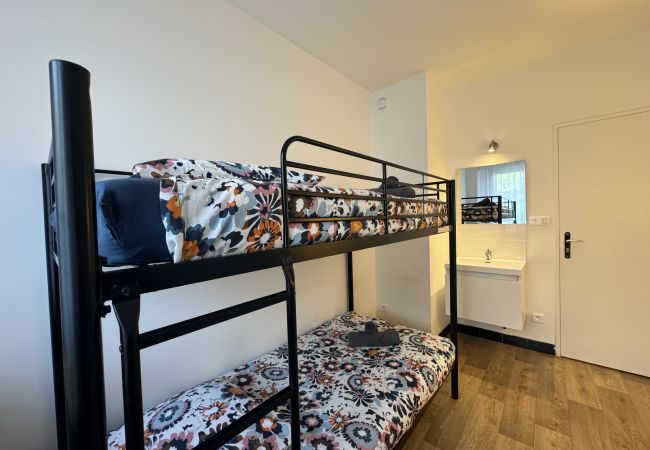 Apartment in Le Mans - De Gaulle - Parade 24h - Parking - 6p Apartment in Le Mans - De Gaulle - Parade 24h - Parking - 6p