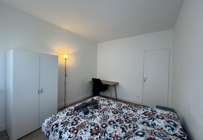 Apartment in Le Mans - De Gaulle - Parade 24h - Parking - 6p Apartment in Le Mans - De Gaulle - Parade 24h - Parking - 6p