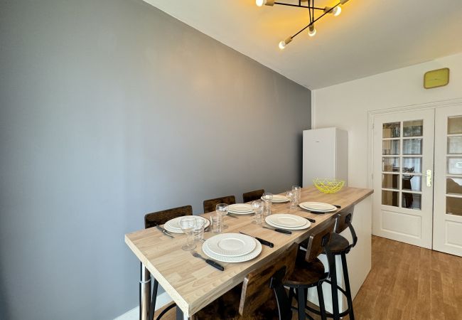 Apartment in Le Mans - De Gaulle - Parade 24h - Parking - 6p Apartment in Le Mans - De Gaulle - Parade 24h - Parking - 6p