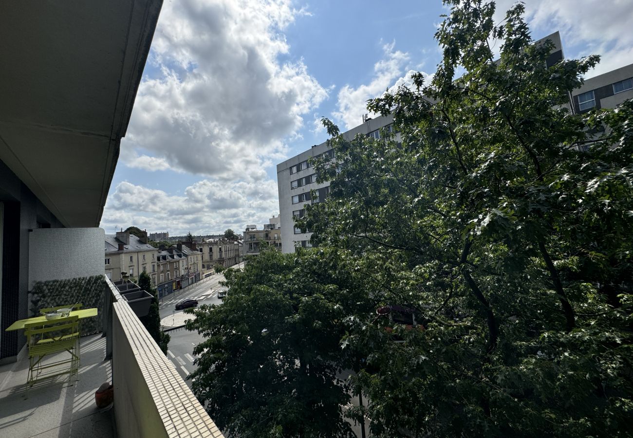 Balcony, 24 hours of Le Mans, parade 
