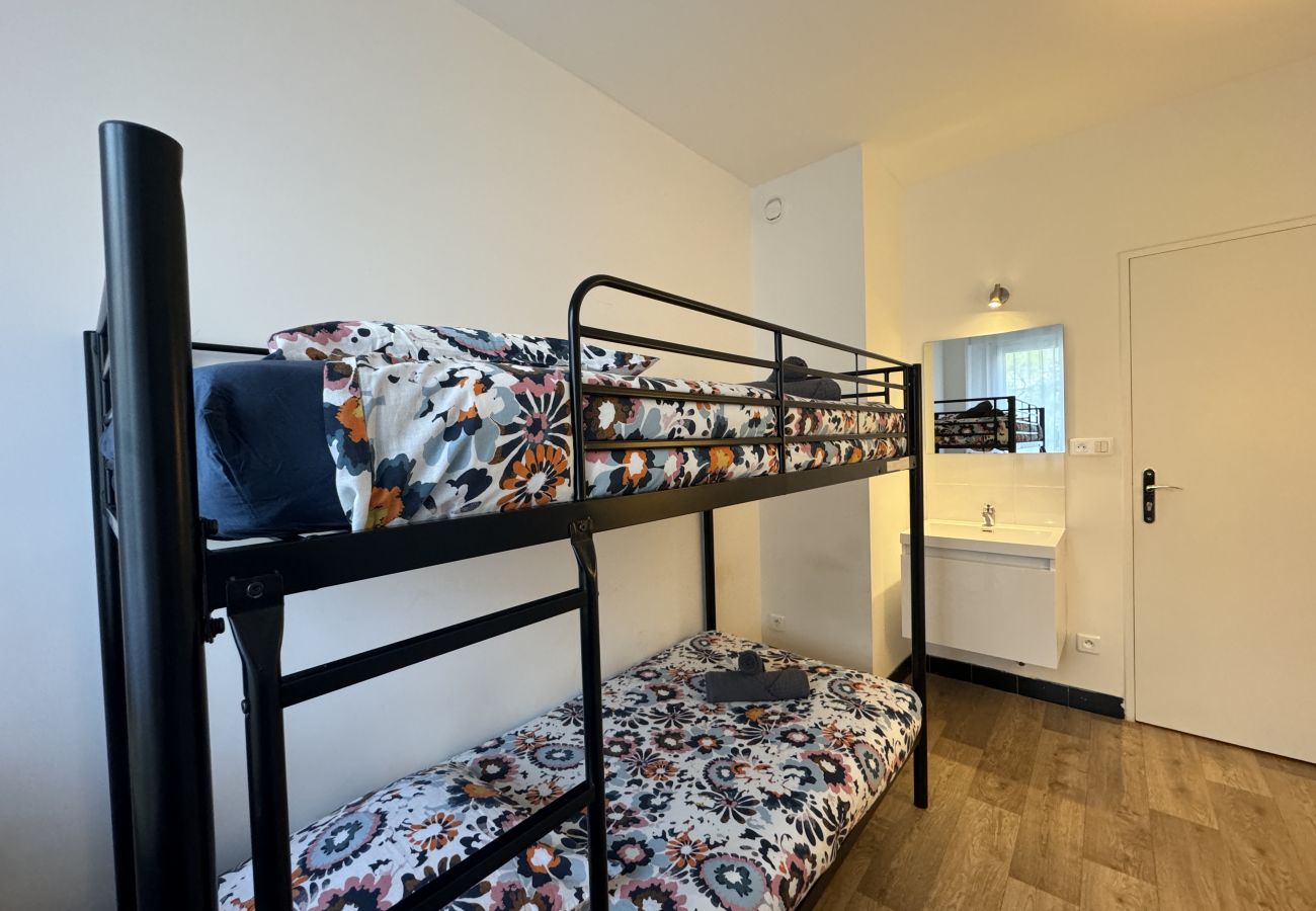 Bedroom 1, mezzanine bed 
