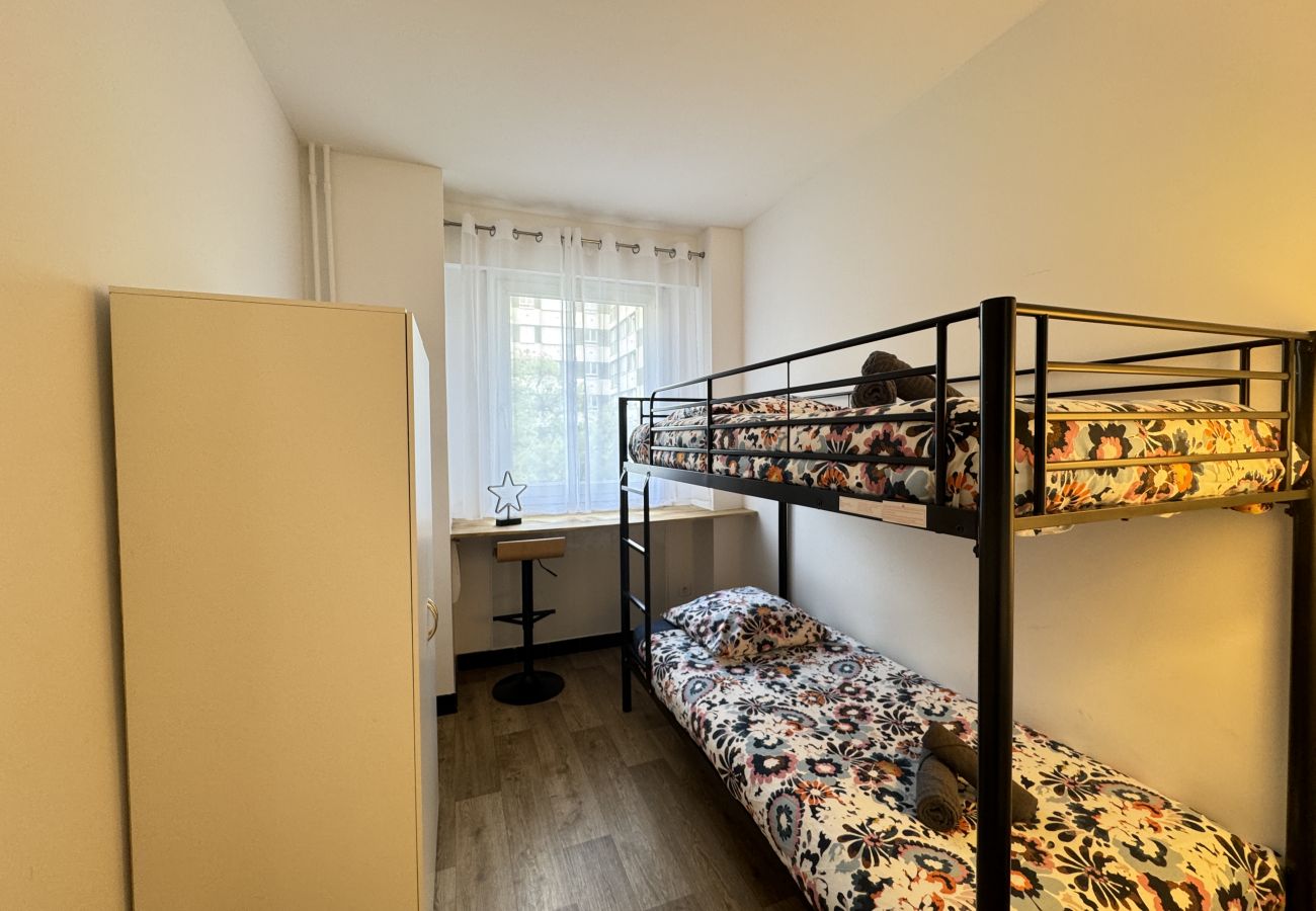 Bedroom 1, mezzanine bed 