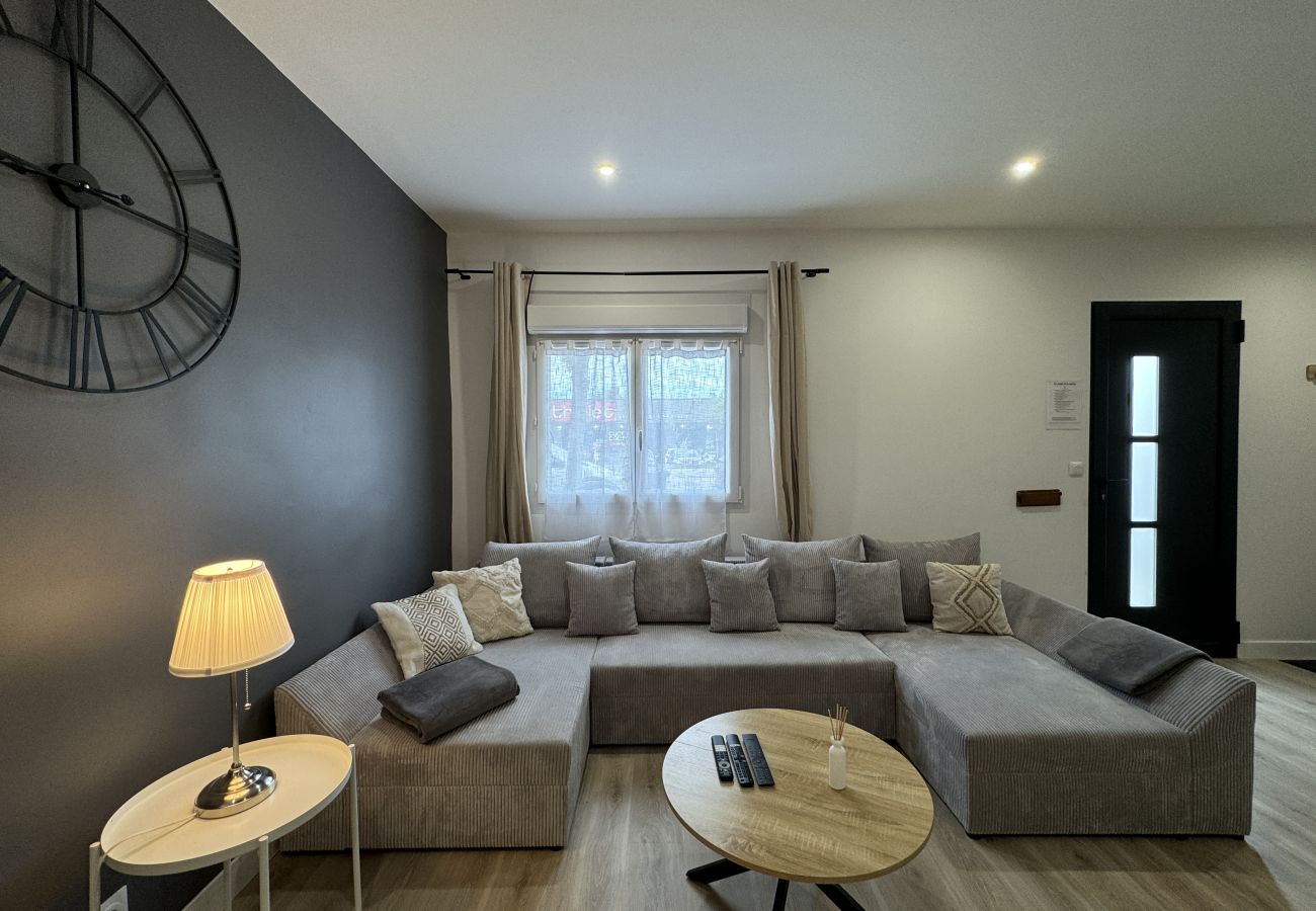 Living room, sofa, relaxation 