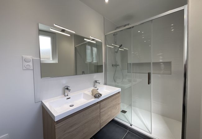 Shower room, Italian shower, vanity unit, illuminated mirror