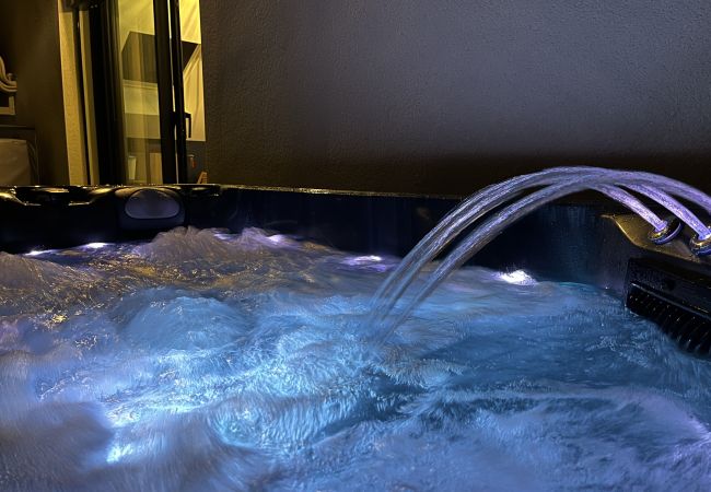 Studio in Le Mans - Une nuit sous les étoiles - Jacuzzi - Vieux Mans - Studio in Le Mans - Une nuit sous les étoiles - Jacuzzi - Vieux Mans -