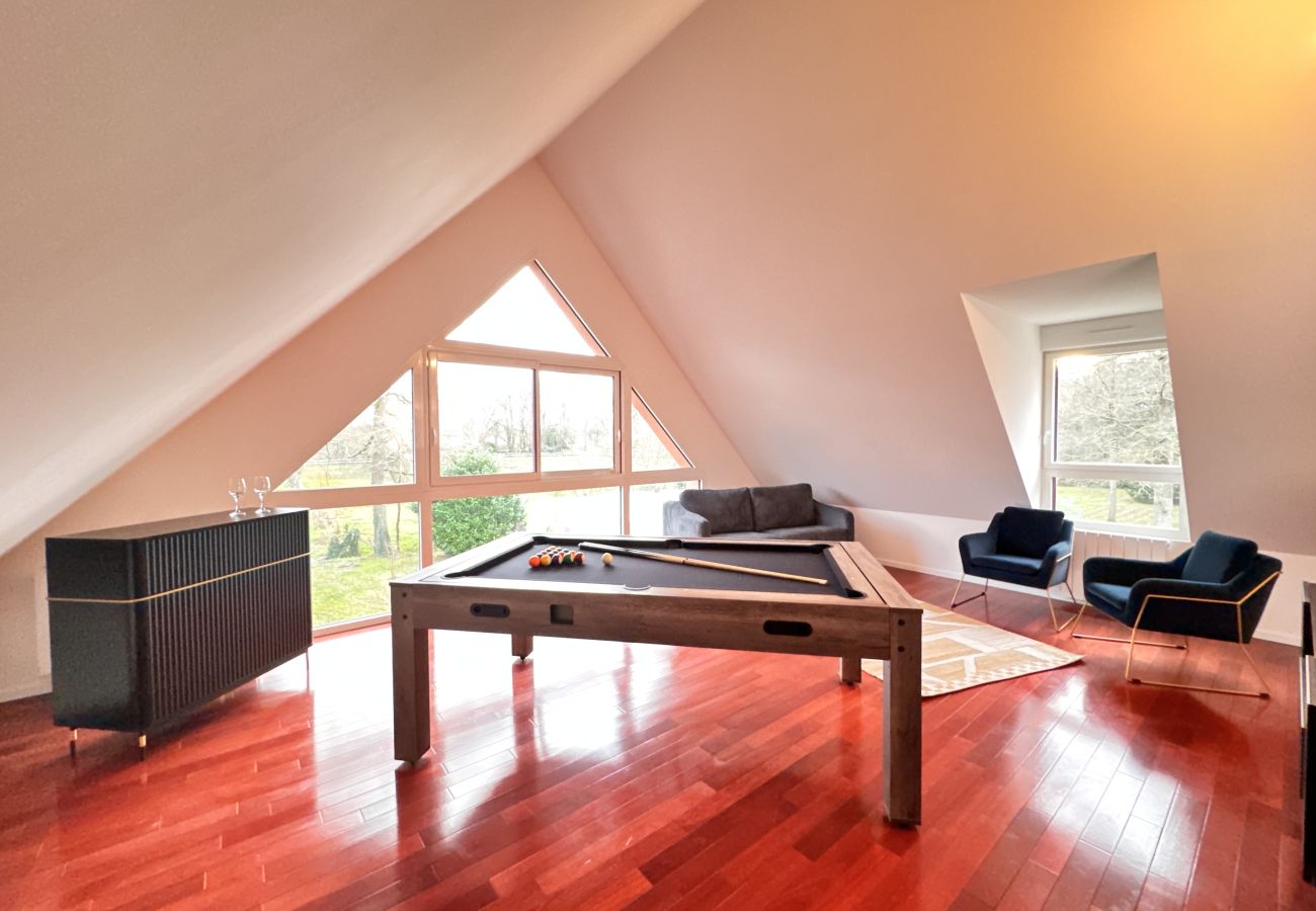 Games room upstairs.