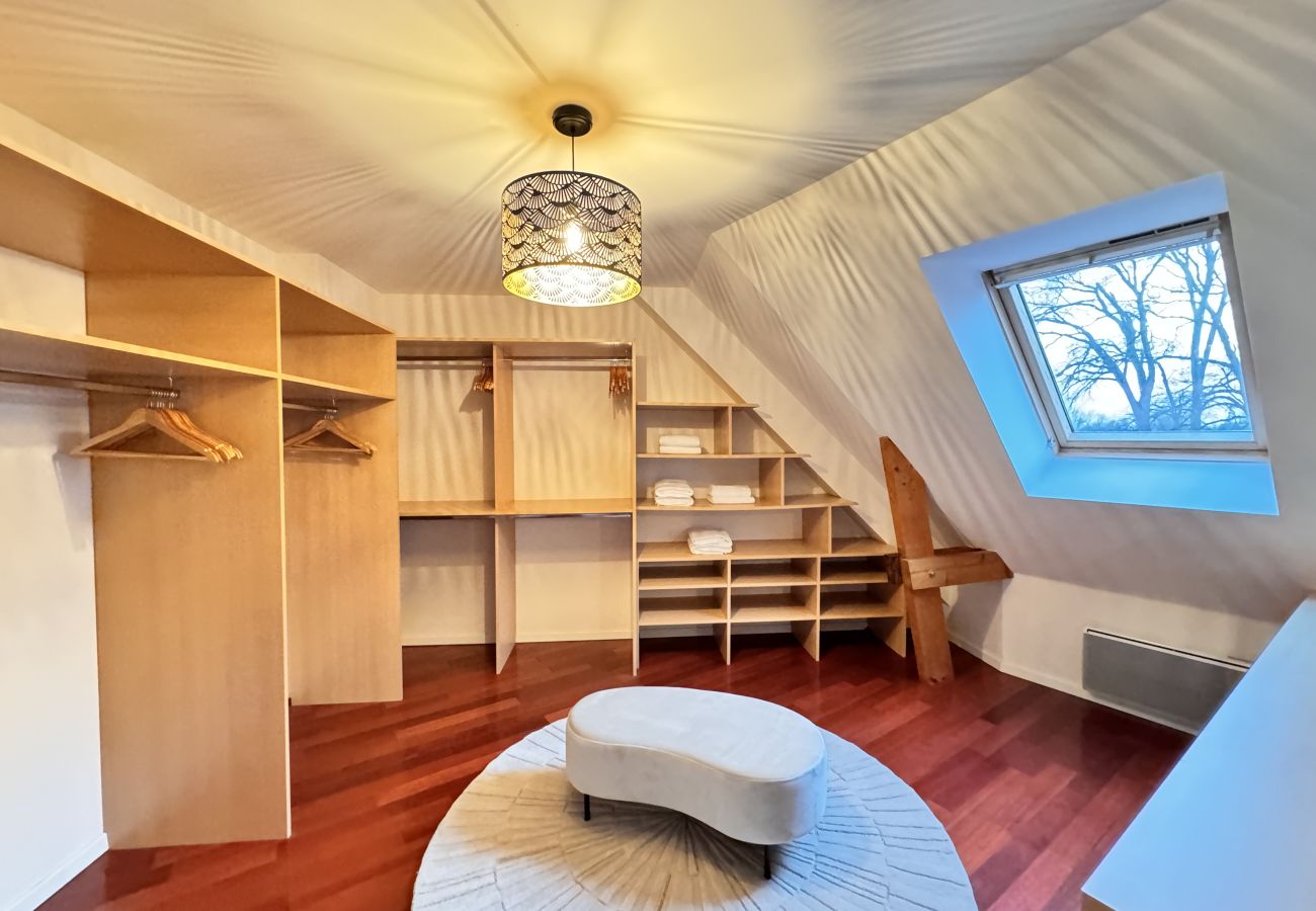 Spacious dressing room.