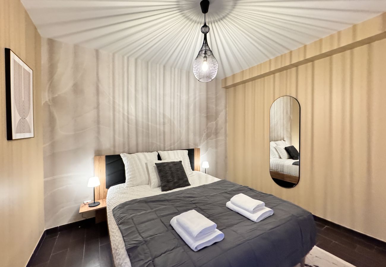 Ground floor bedroom.