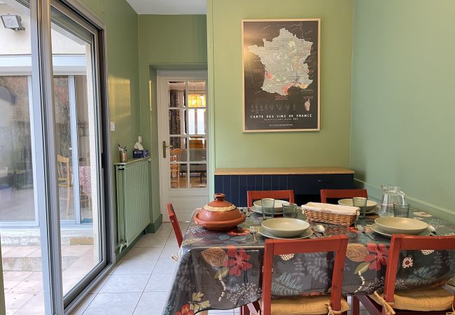 Terraced House in Le Mans - Le Nuancier - Garage - Jardin 10 pers Terraced House in Le Mans - Le Nuancier - Garage - Jardin 10 pers