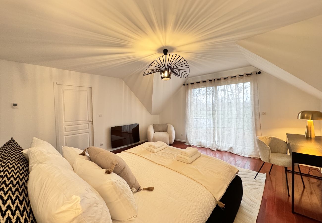 Rent by room in Arnage - Palier Yama - 1er étage - 8 pers - Piscine