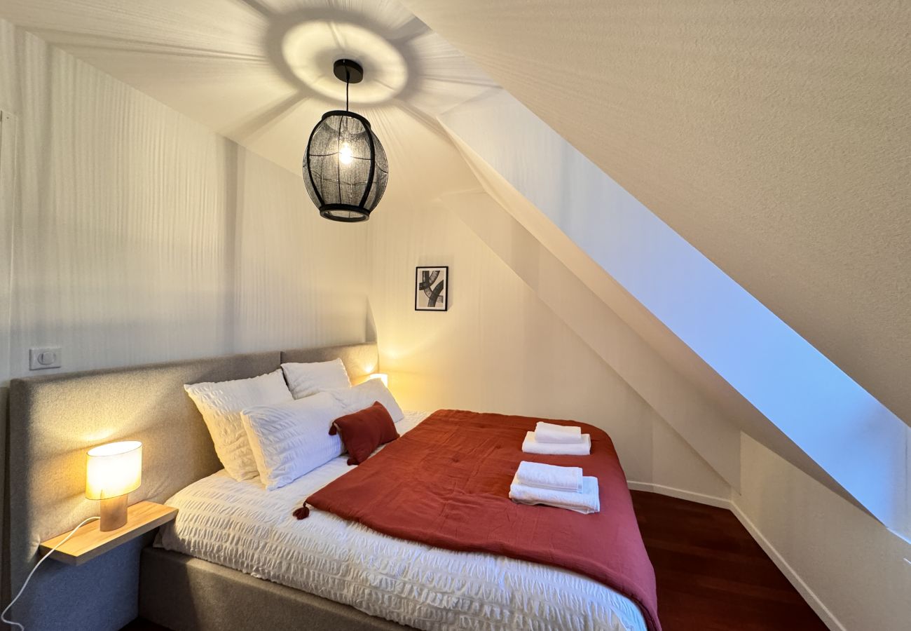 Rent by room in Arnage - Palier Yama - 1er étage - 8 pers - Piscine