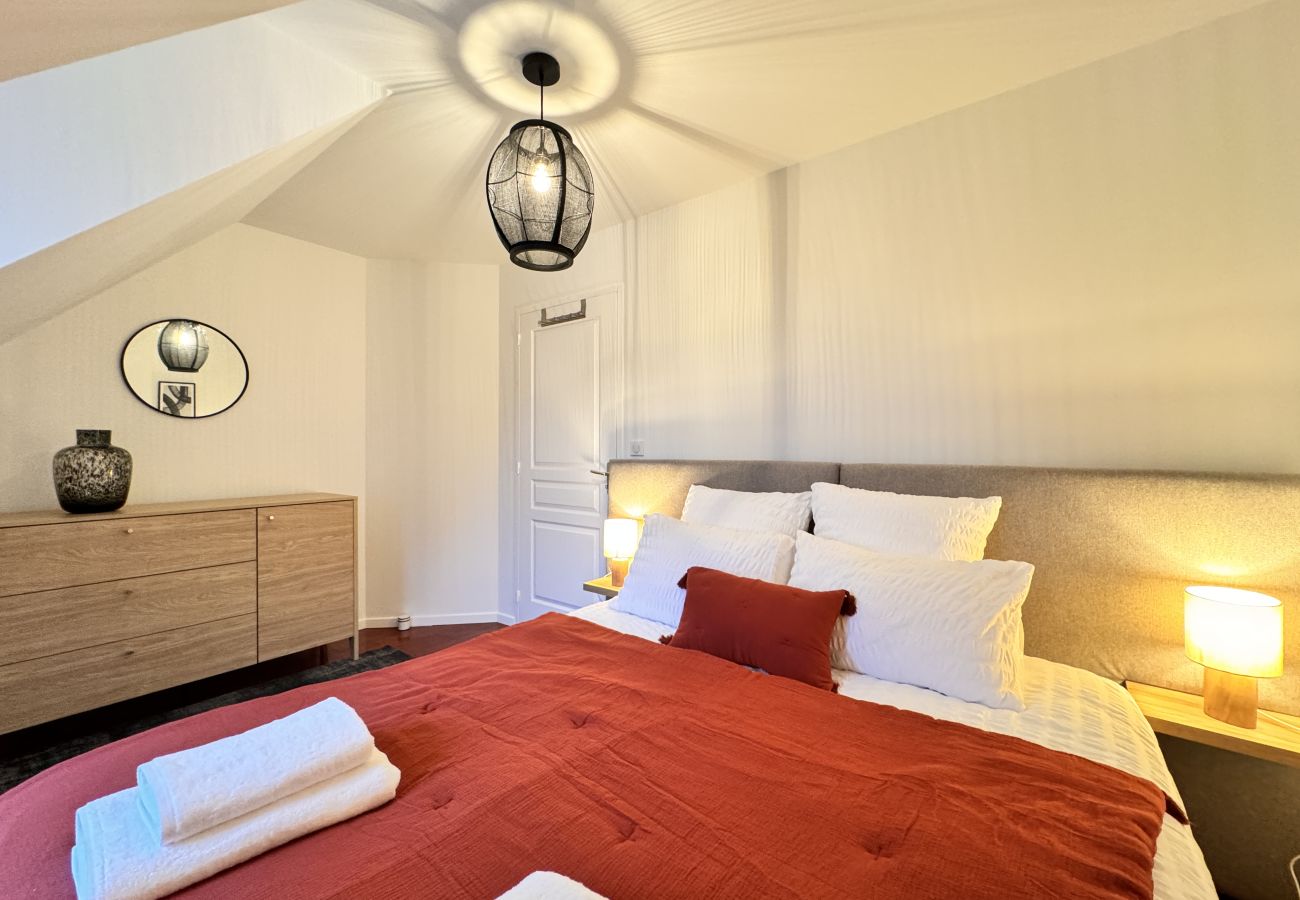 Rent by room in Arnage - Palier Yama - 1er étage - 8 pers - Piscine