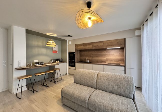 Apartment in Le Mans - L'Azur - Parking - Balcon - Circuit 24h - 4 pers Apartment in Le Mans - L'Azur - Parking - Balcon - Circuit 24h - 4 pers