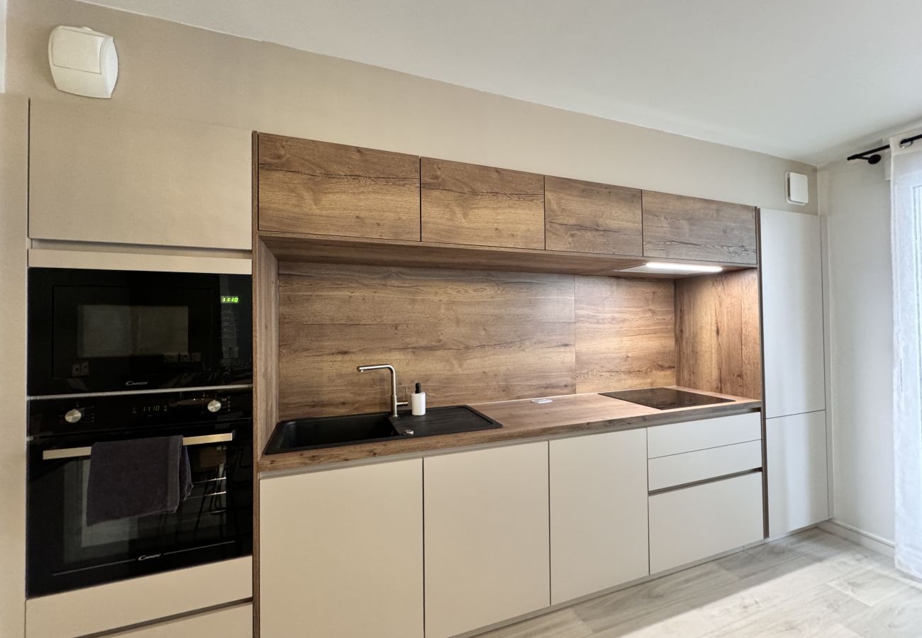 Fully equipped kitchen. 