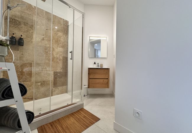 Studio in Le Mans - Mon spa privé - Balnéo & Sauna - Le Mans insolite Studio in Le Mans - Mon spa privé - Balnéo & Sauna - Le Mans insolite