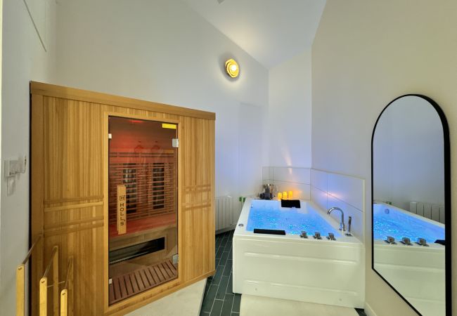 Studio in Le Mans - Mon spa privé - Balnéo & Sauna - Le Mans insolite Studio in Le Mans - Mon spa privé - Balnéo & Sauna - Le Mans insolite