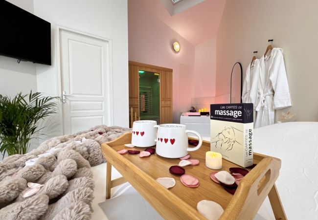 Studio in Le Mans - Mon spa privé - Balnéo & Sauna - Le Mans insolite Studio in Le Mans - Mon spa privé - Balnéo & Sauna - Le Mans insolite