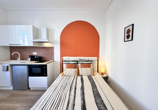 Studio in Le Mans - Les studios de la gare - Apt 2 - Centre - 2p Studio in Le Mans - Les studios de la gare - Apt 2 - Centre - 2p