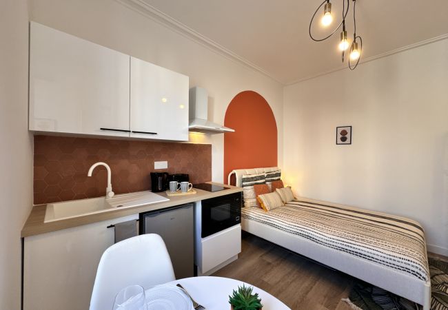 Studio in Le Mans - Les studios de la gare - Apt 2 - Centre - 2p Studio in Le Mans - Les studios de la gare - Apt 2 - Centre - 2p