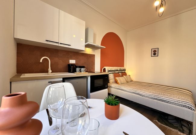 Studio in Le Mans - Les studios de la gare - Apt 2 - Centre - 2p Studio in Le Mans - Les studios de la gare - Apt 2 - Centre - 2p