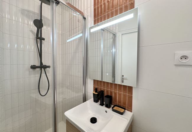 Studio in Le Mans - Les studios de la gare - Apt 2 - Centre - 2p Studio in Le Mans - Les studios de la gare - Apt 2 - Centre - 2p