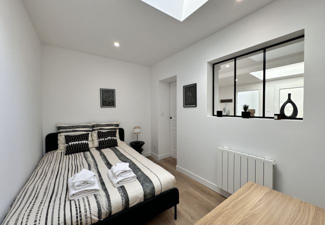 Apartment in Le Mans - Les studios de la gare - Apt 3 - Centre Apartment in Le Mans - Les studios de la gare - Apt 3 - Centre