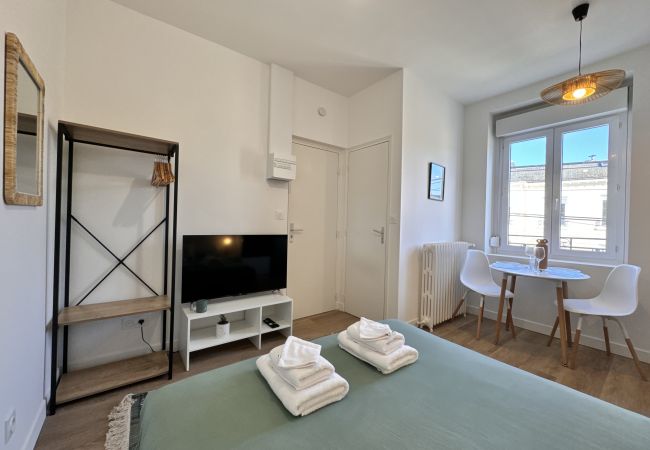 Studio in Le Mans - Les studios de la gare - Apt 4 - Centre Studio in Le Mans - Les studios de la gare - Apt 4 - Centre