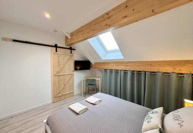 Rent by room in Ruaudin - Chambre 2 - Proche circuit - Campagne - 2p Rent by room in Ruaudin - Chambre 2 - Proche circuit - Campagne - 2p