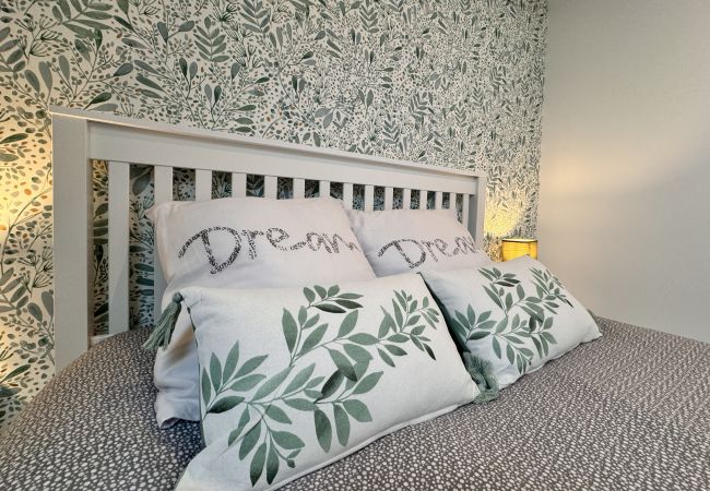 Rent by room in Ruaudin - Chambre 2 - Proche circuit - Campagne - 2p Rent by room in Ruaudin - Chambre 2 - Proche circuit - Campagne - 2p