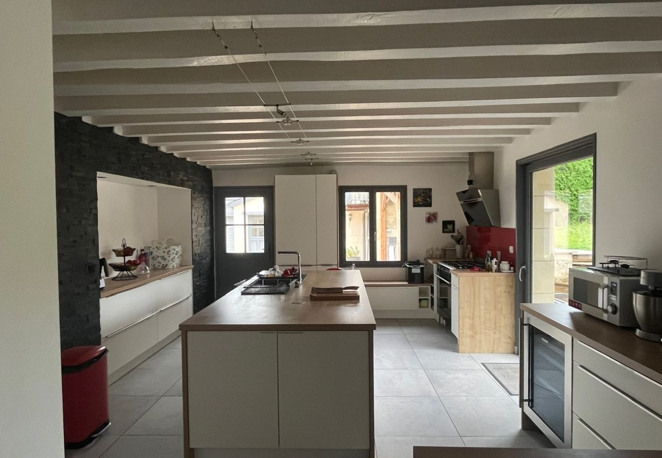 Villa in La Chartre-sur-le-Loir - La Fontaine - Détente -Piscine Jacuzzi -12P