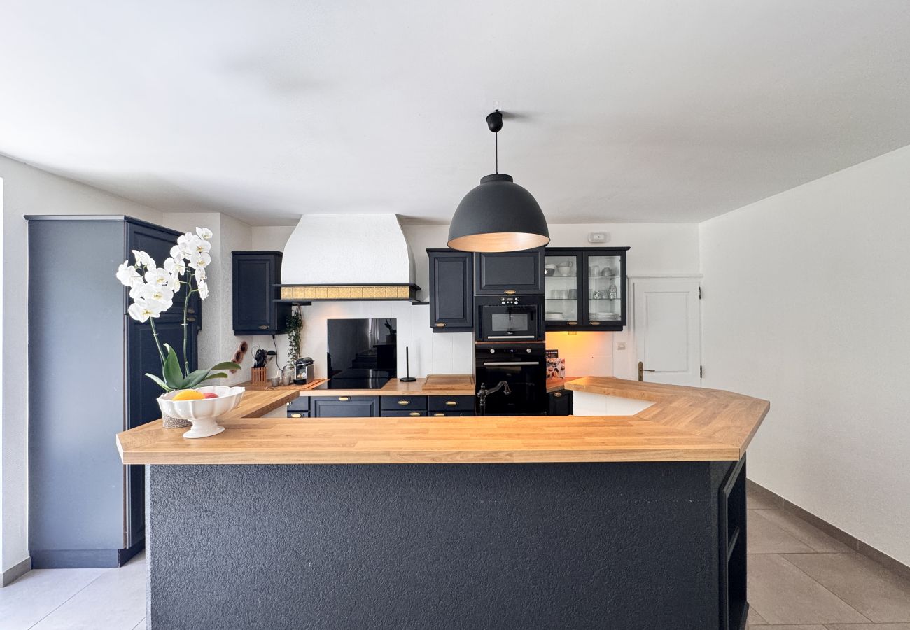 Separate kitchen.