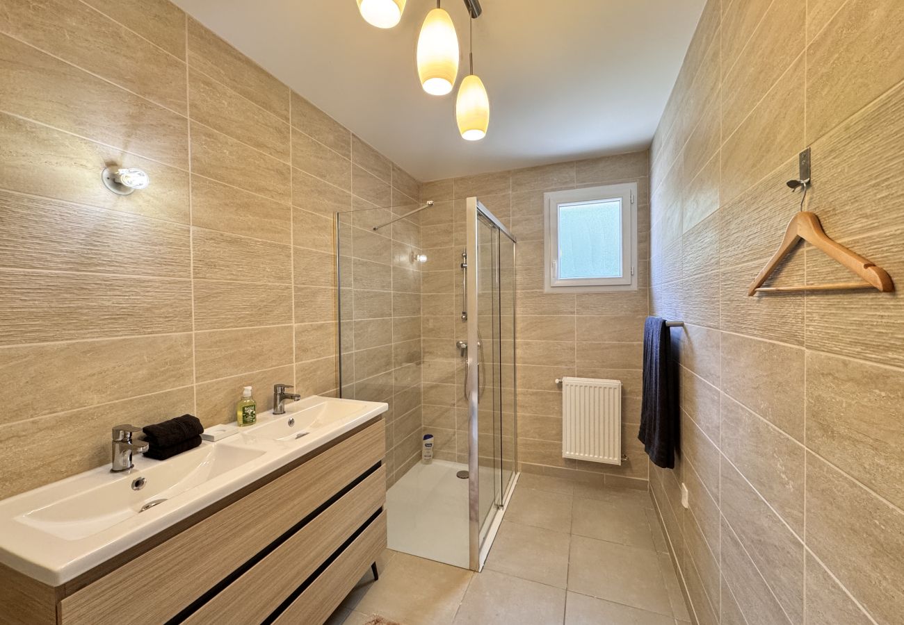 WC in shower room.
