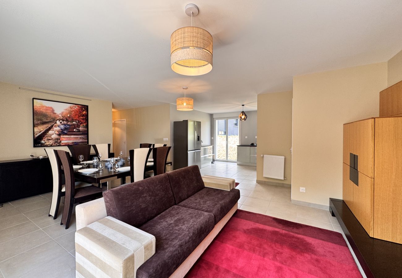 Spacious living room.