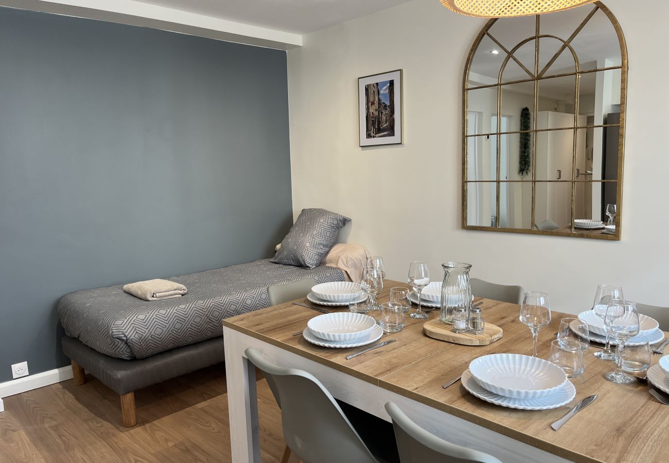 Apartment in Le Mans - Le Fleury Chic - Centre - Tramway - 5 pers