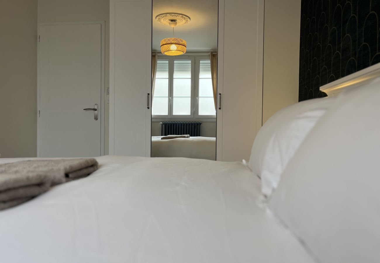 Apartment in Le Mans - Le Fleury Chic - Centre - Tramway - 5 pers