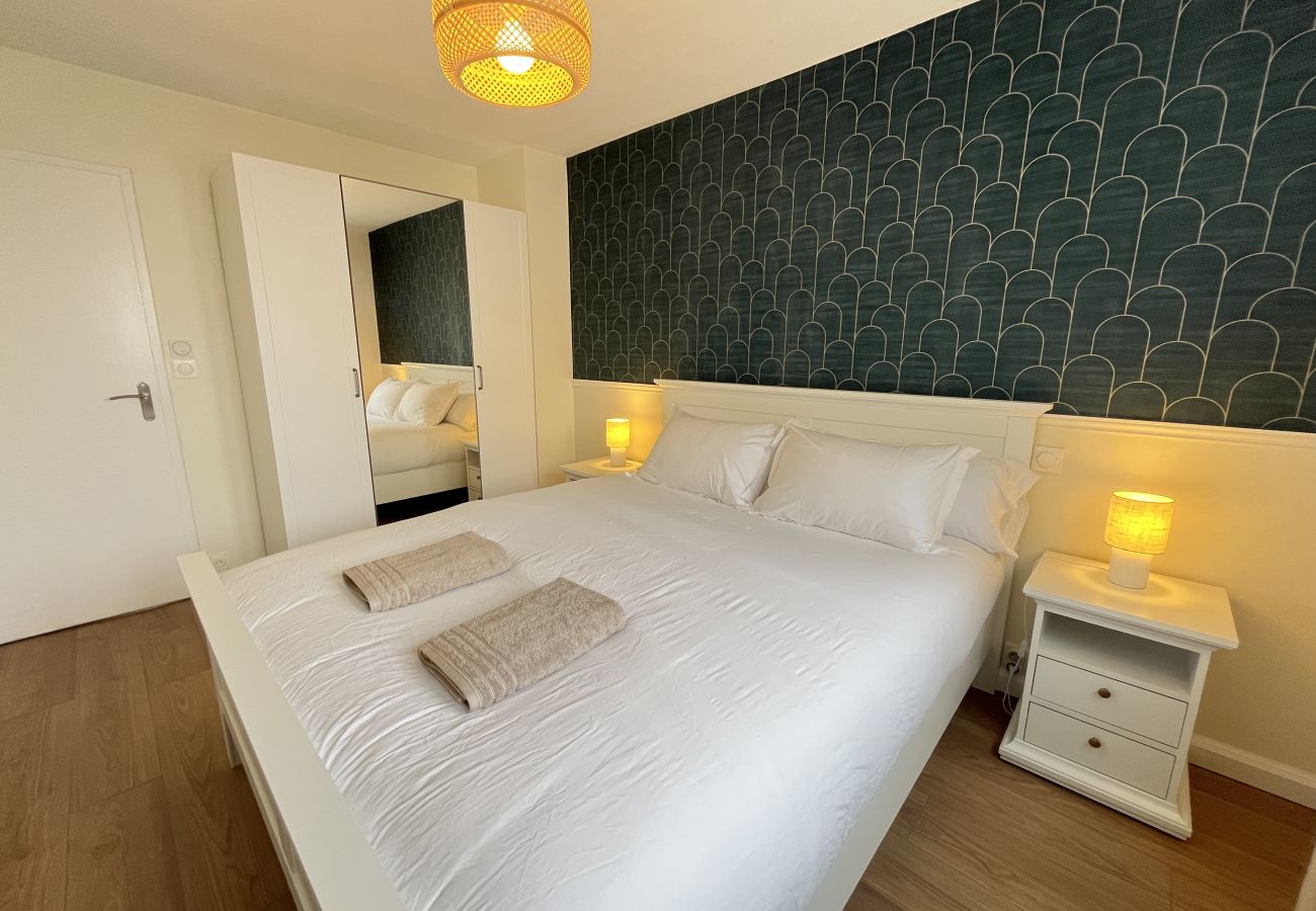 Apartment in Le Mans - Le Fleury Chic - Centre - Tramway - 5 pers