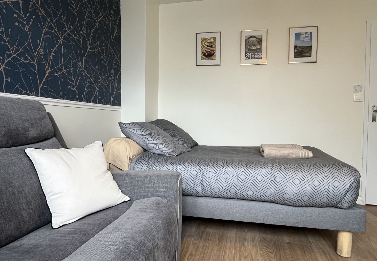 Apartment in Le Mans - Le Fleury Chic - Centre - Tramway - 5 pers