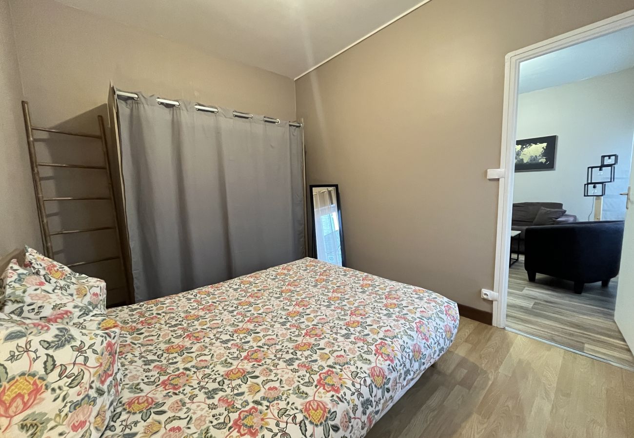 Apartment in Le Mans - Le Lotus - Gare Sud Batignolles - 4 pers